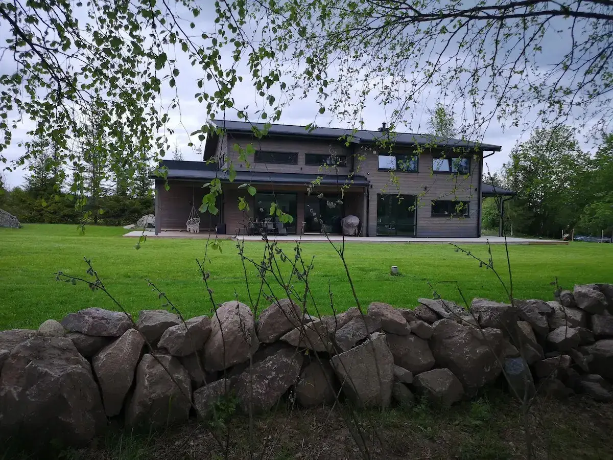 Villa, Skuttunge-Löten 7, Uppsala. Bild 1 av 36