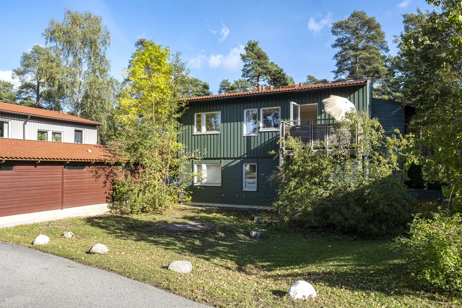 Lägenhet, Trossvägen 22F, Stockholm. Bild 1 av 26