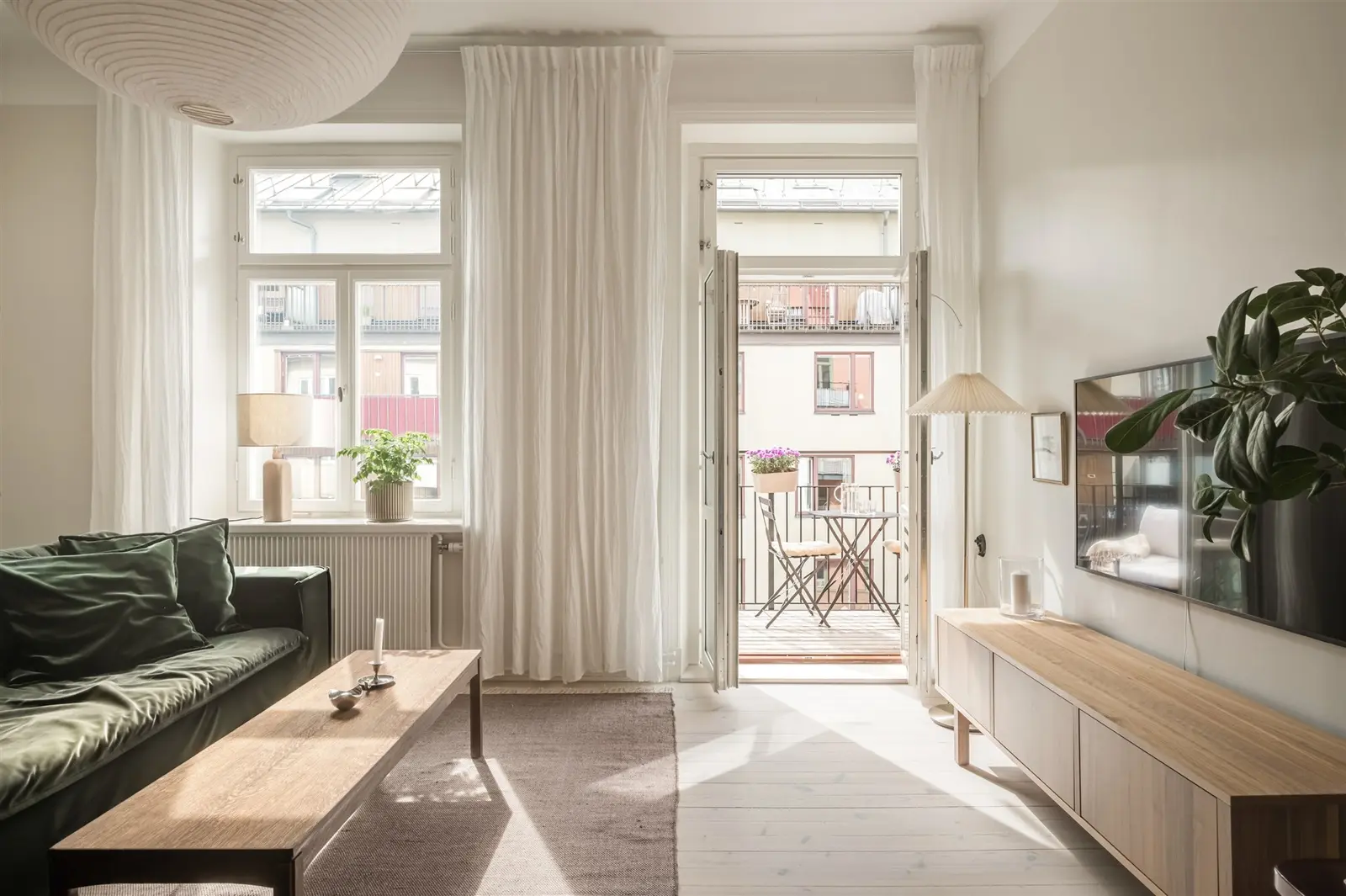 Bild 1 av 40 på Eliegatan 4