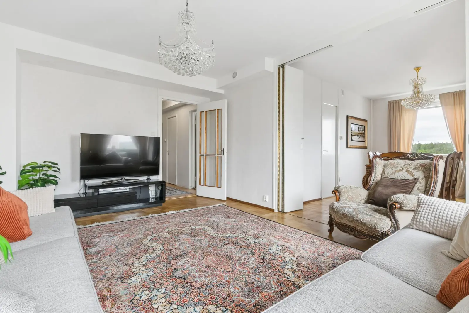 Lägenhet, Skrakgränd 3, Stockholm. Bild 1 av 32