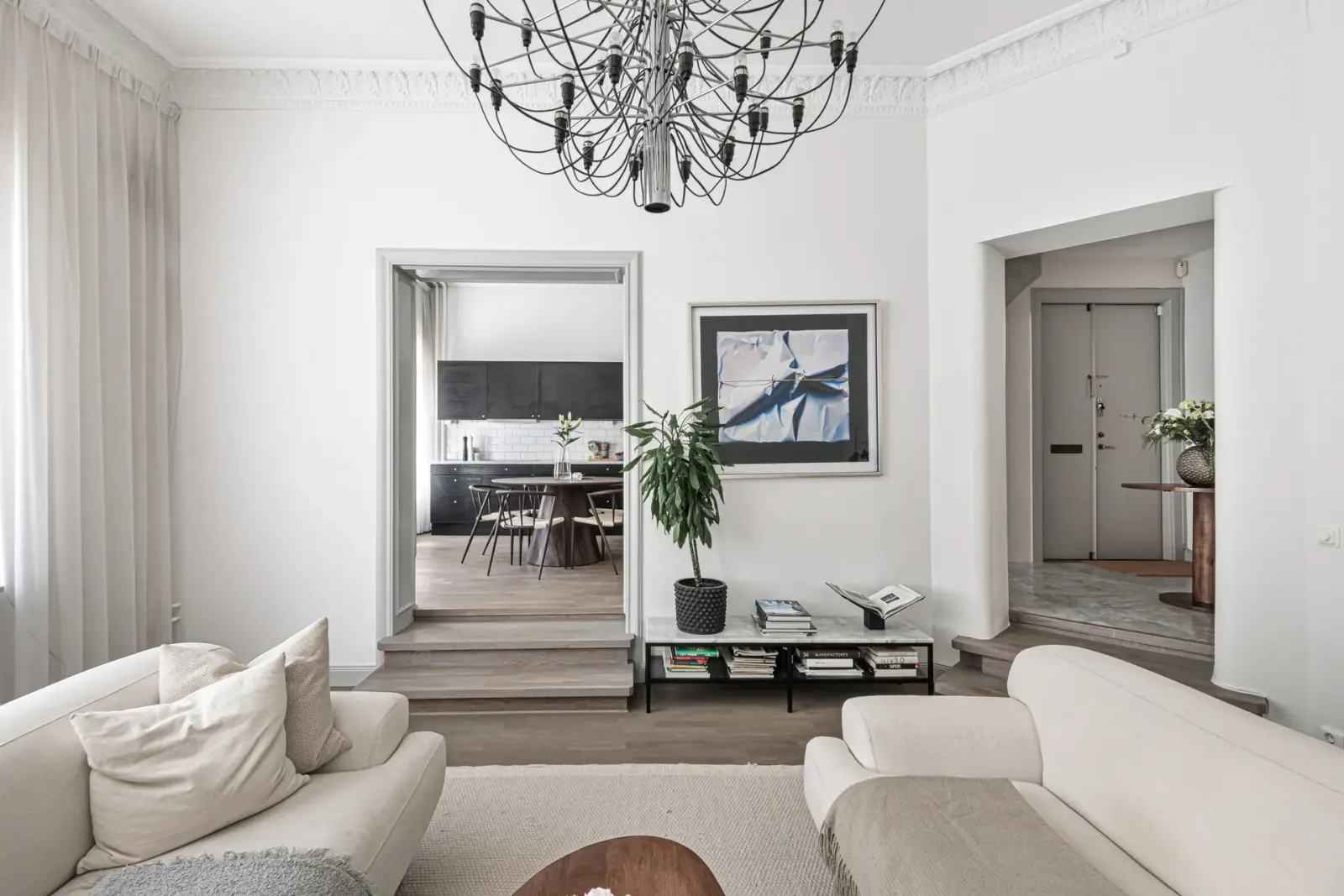 Lägenhet, Banérgatan 17, Stockholm. Bild 1 av 40