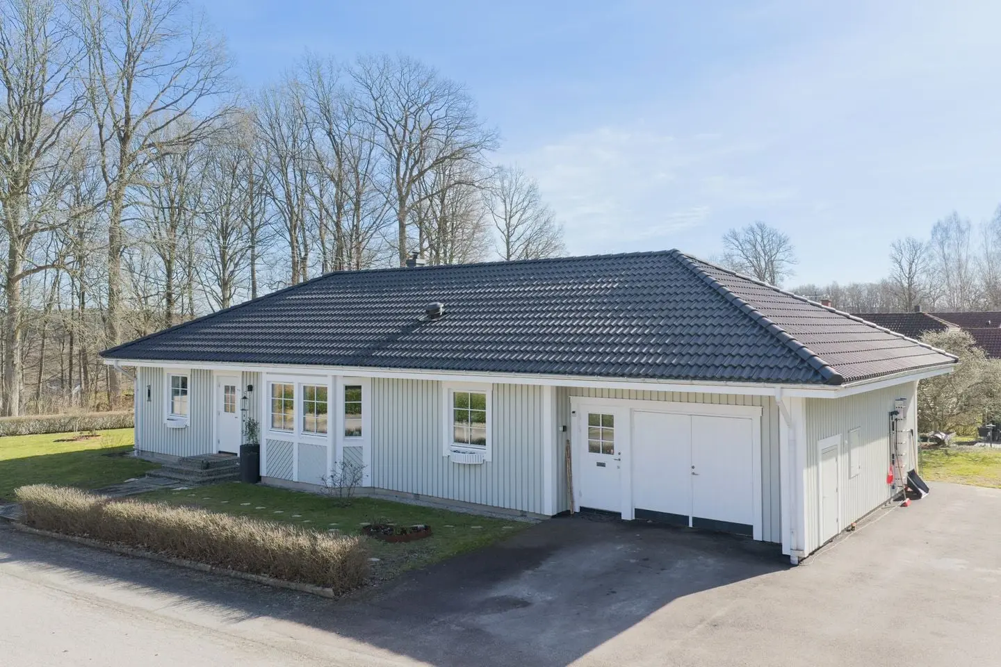 Image 1 of 42 of Pietorpsvägen 1