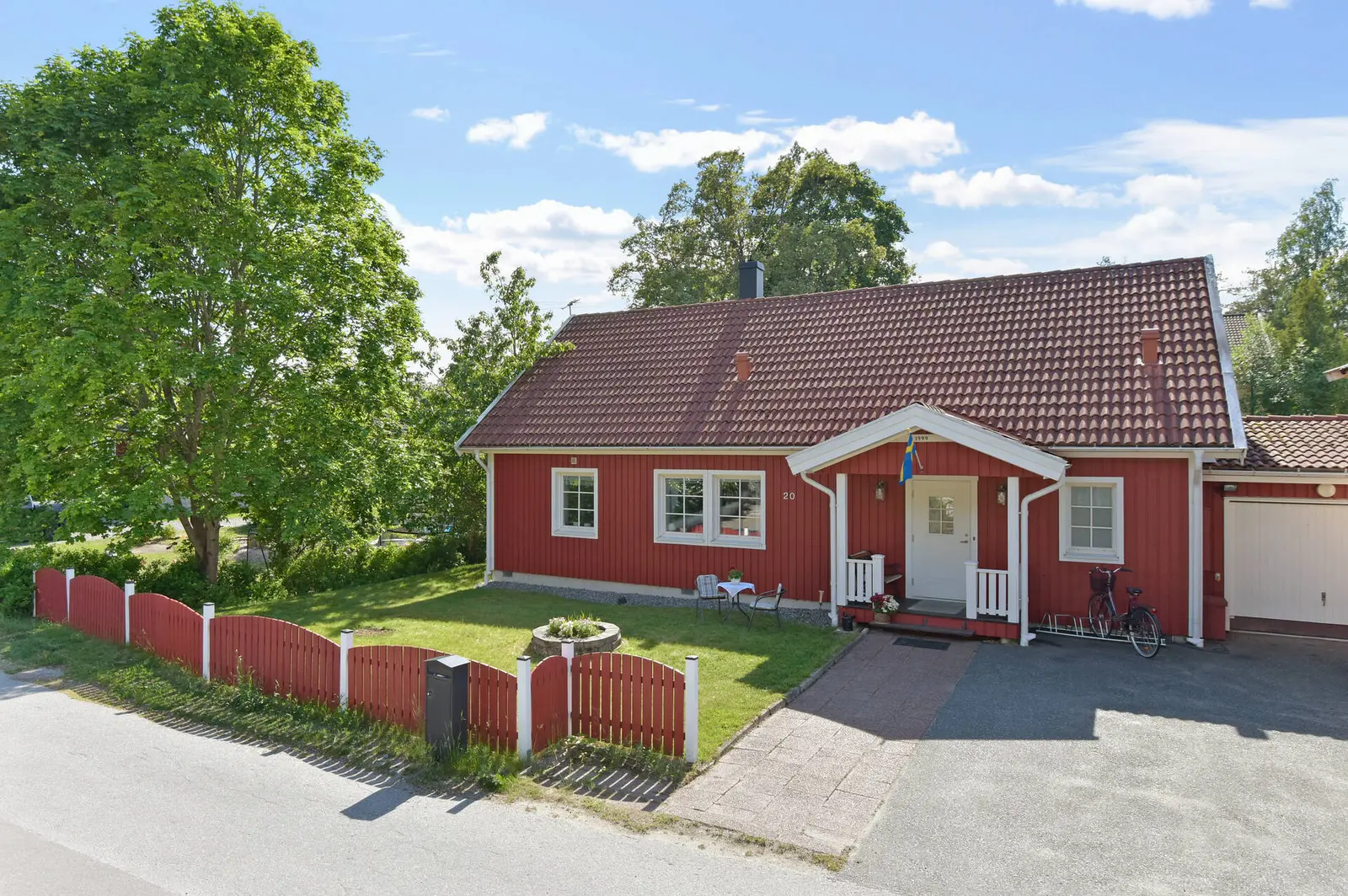House, Operettvägen 20, Skogås. Photo 1 of 40