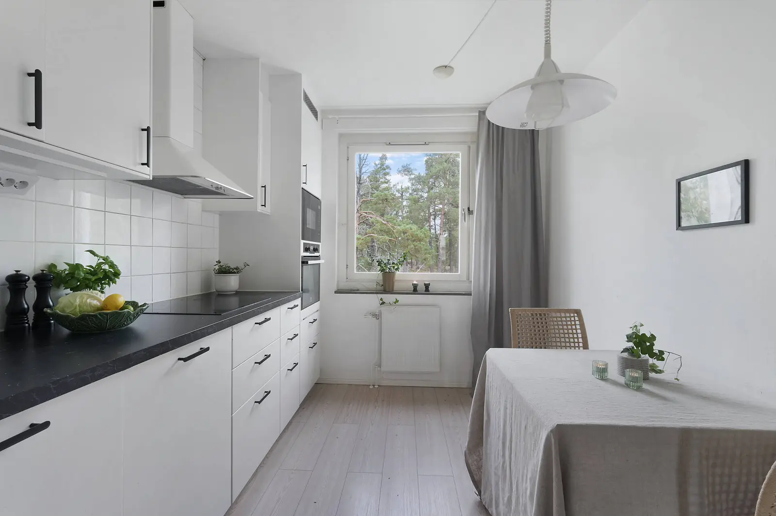 Image 1 of 22 of Springarvägen 16