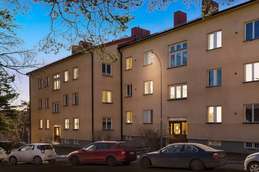 Lägenhet, Kinnekullevägen 23, Stockholm. Bild 1 av 22