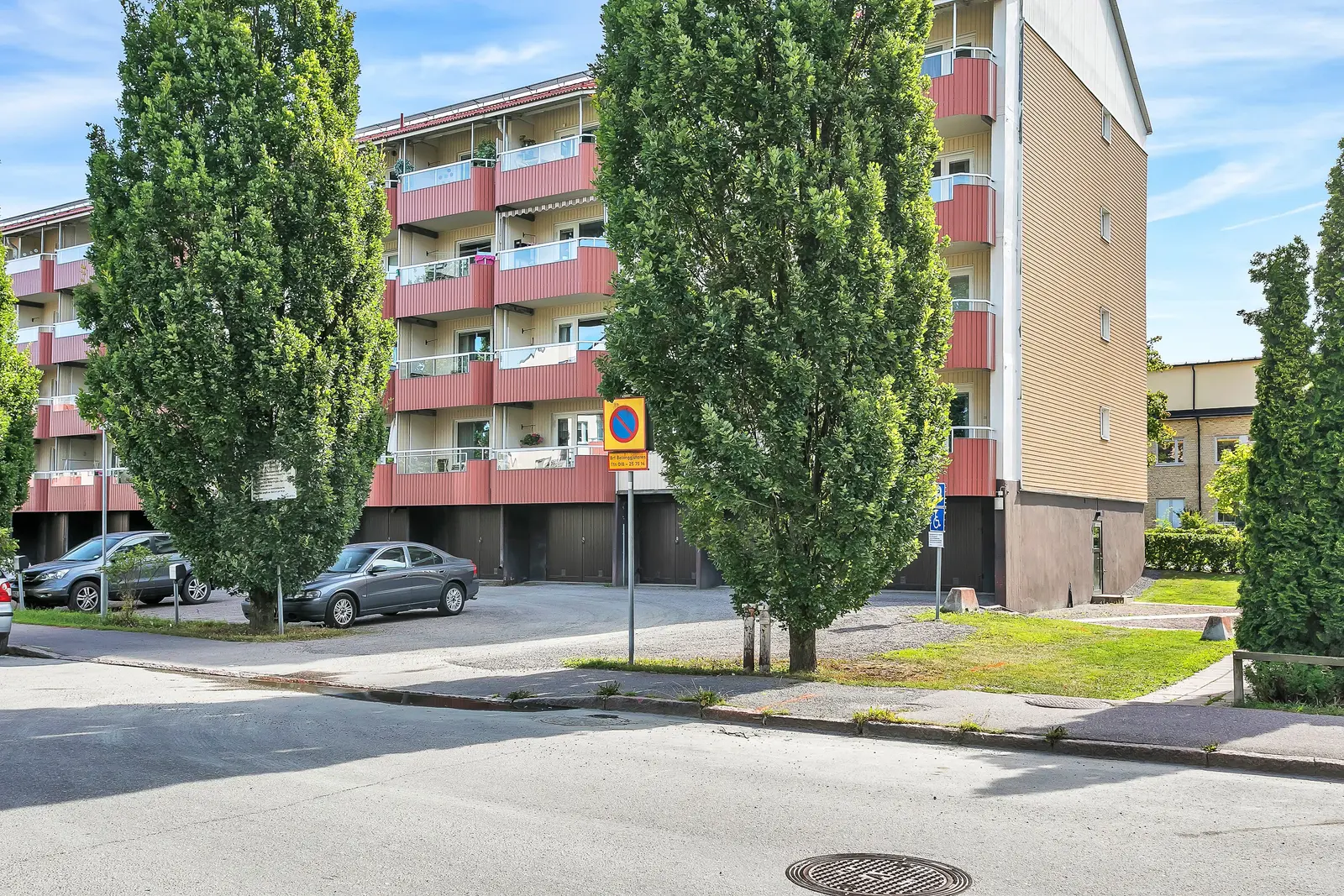 Image 1 of 13 of Murargatan 3