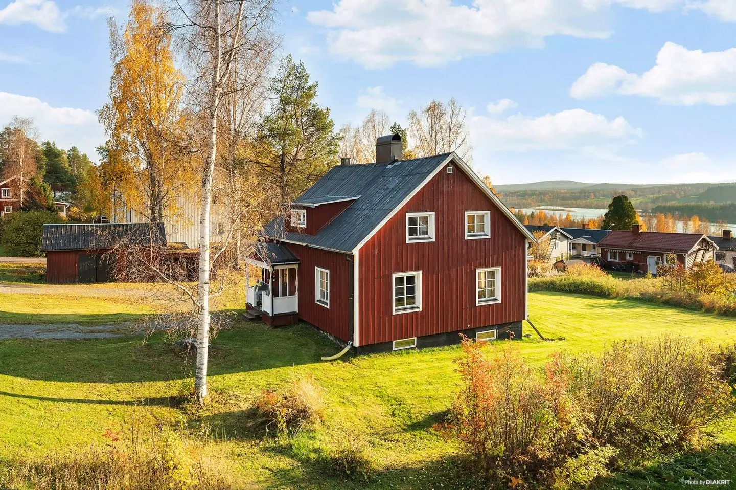 Bild 1 av 20 på Edeforsvägen 11