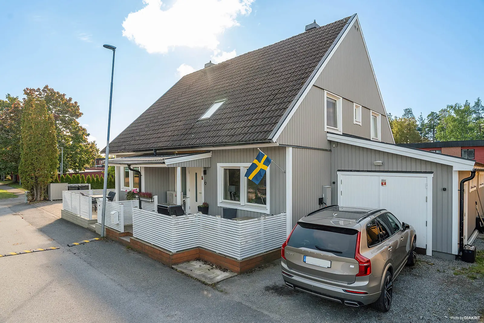 Par-/radhus, Kadriljvägen 6, Kungsängen. Bild 1 av 25