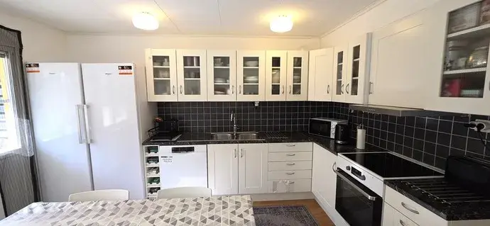 Semi-detached/terraced, Reliefstigen 1 , Södertälje. Photo 1 of 18