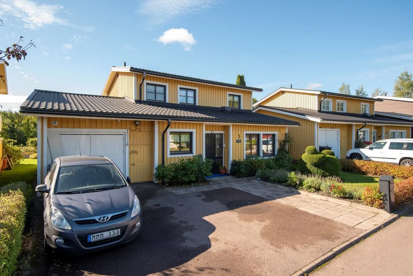 Bild 1 av 43 på Fältharevägen 3