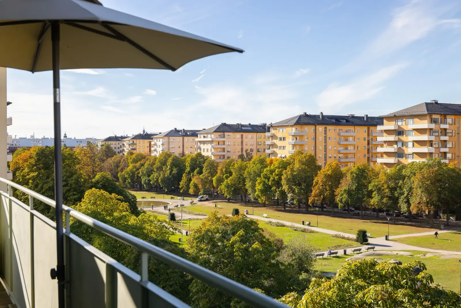 Lägenhet, De Geersgatan 16, Stockholm. Bild 1 av 36