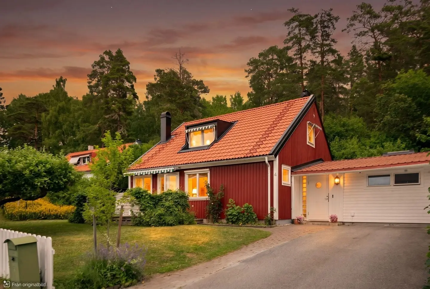 Villa, Lievägen 4, Täby. Bild 1 av 66
