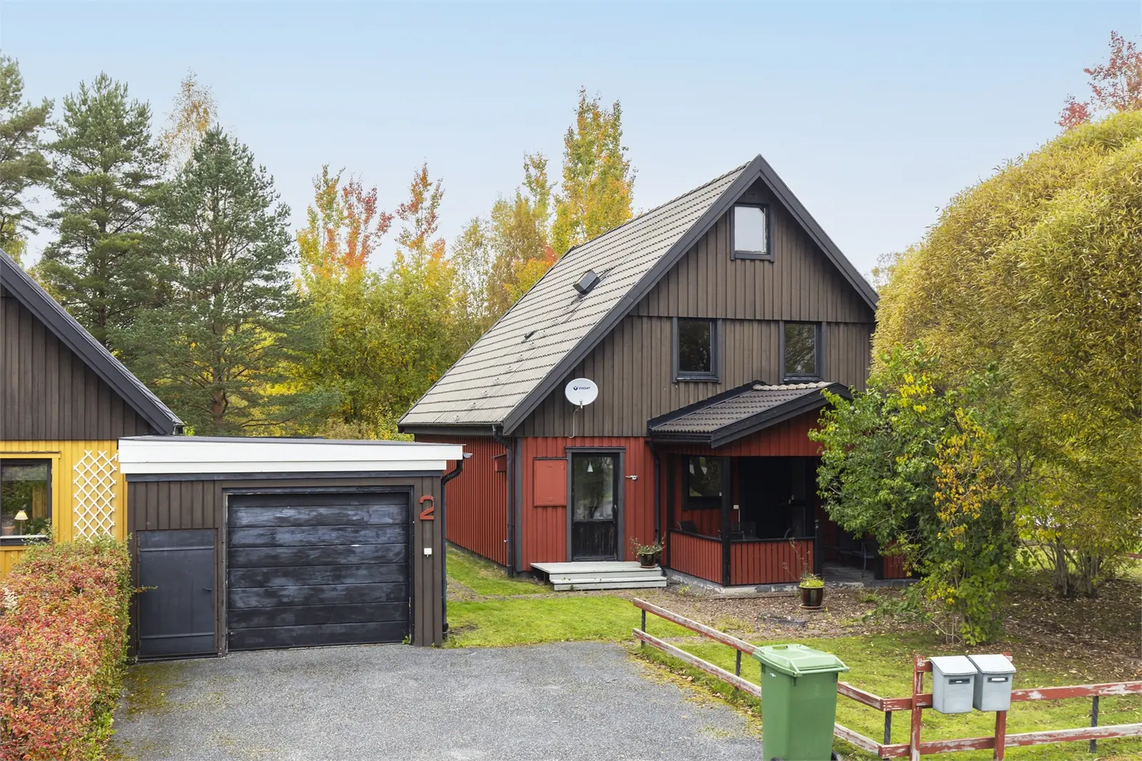 Villa, Frövägen, Karlskoga. Bild 1 av 34