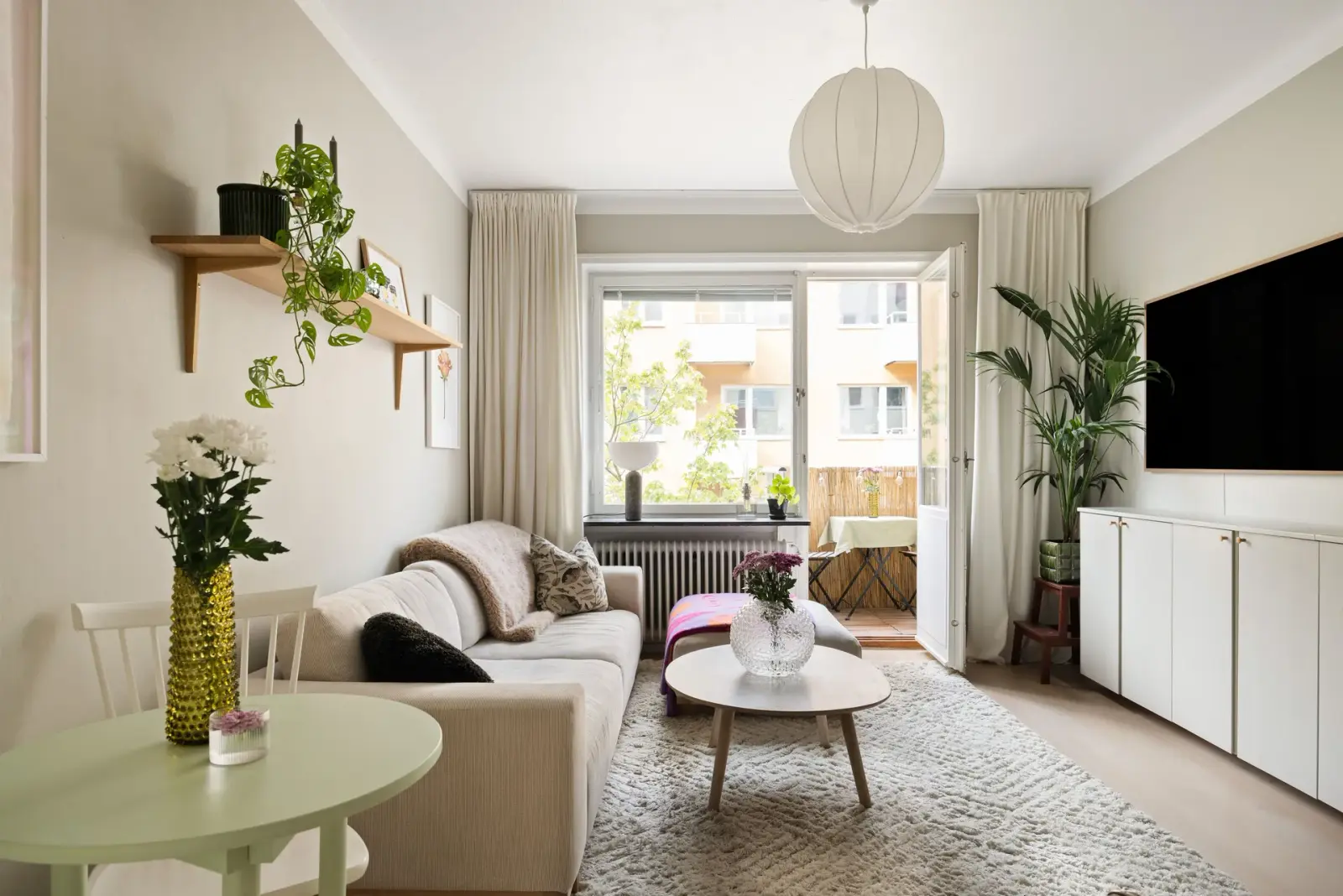 Lägenhet, Bergsundsgatan 14, 1 tr, Stockholm. Bild 1 av 36