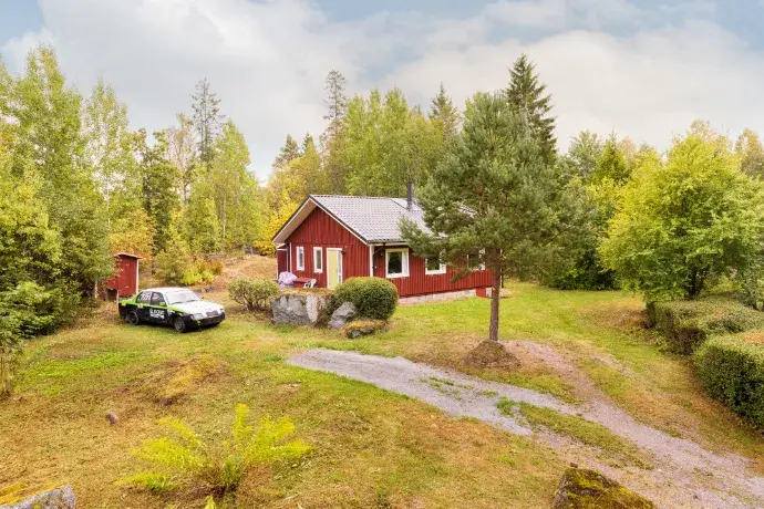 Bild 1 av 32 på Åsvägen 9