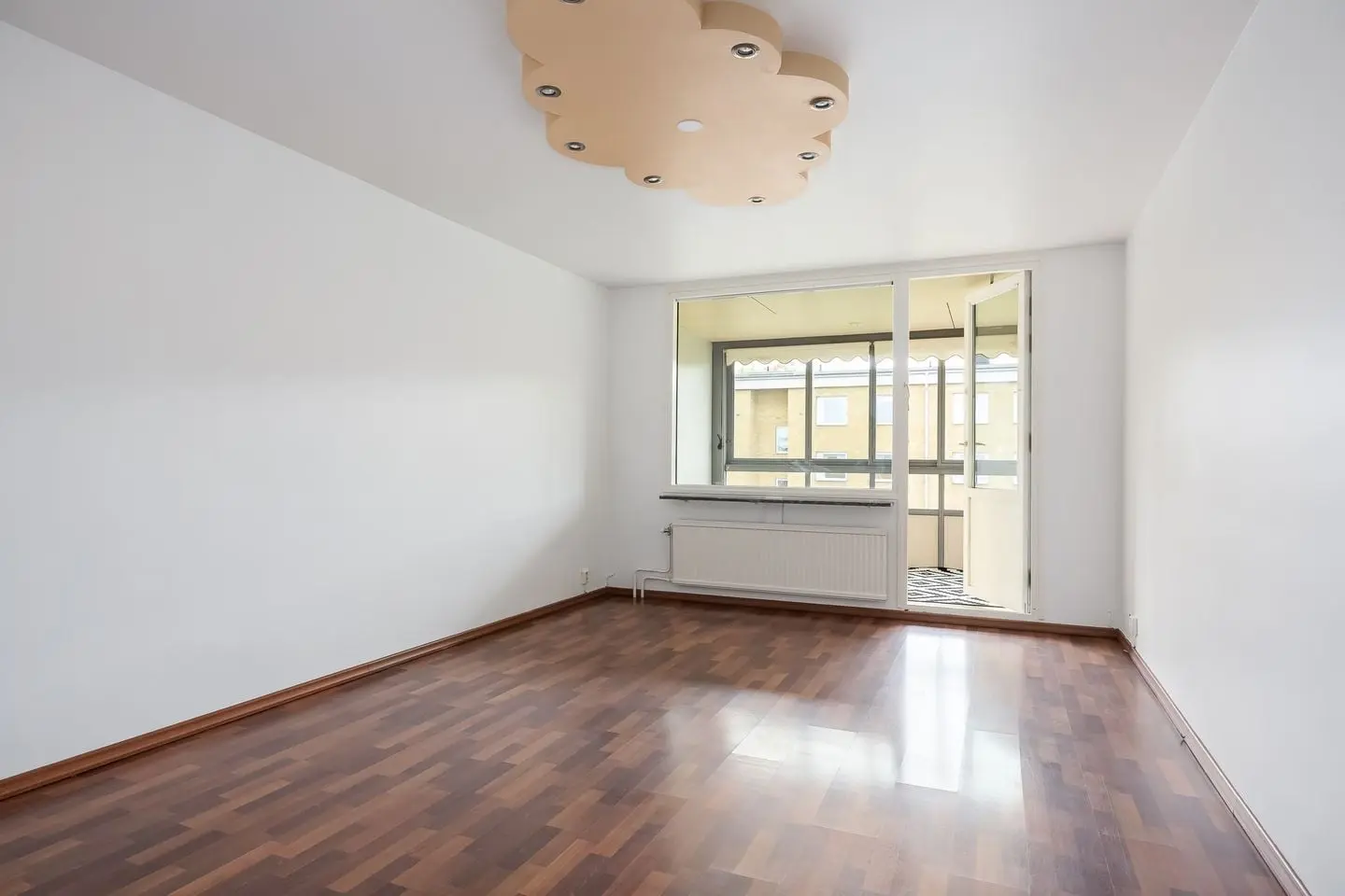 Apartment, Västra Skrävlingevägen 98, Malmö. Photo 1 of 19