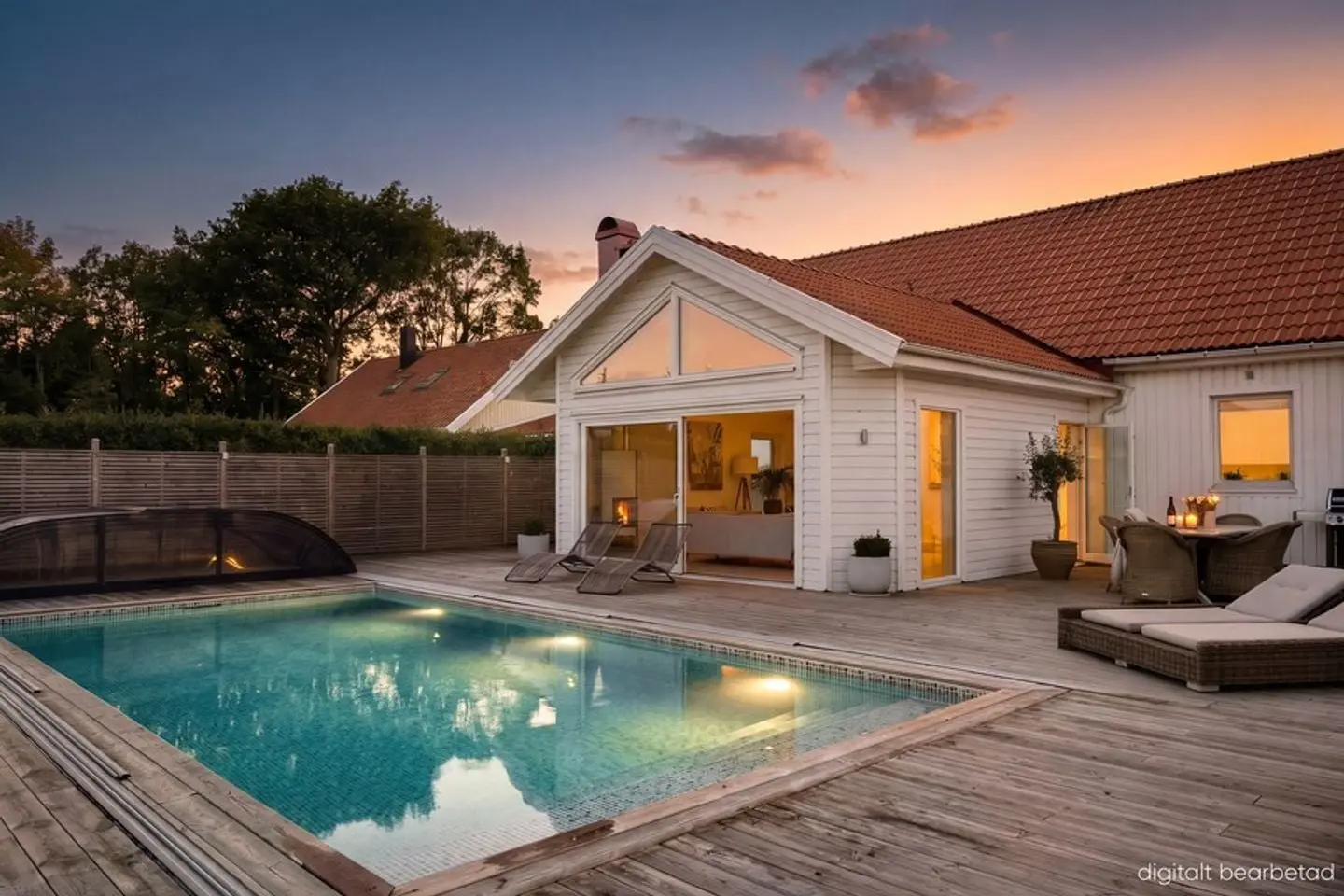 Villa, Tujavägen 3, Halmstad. Bild 1 av 38