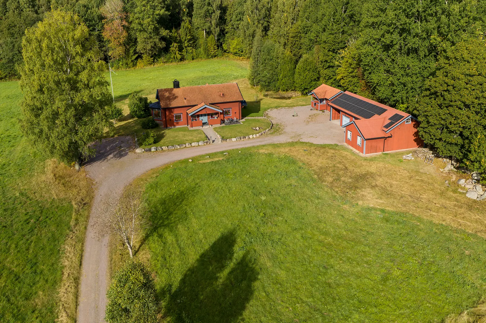 Bild 1 av 40 på Hardemo-Kvarntorp 105