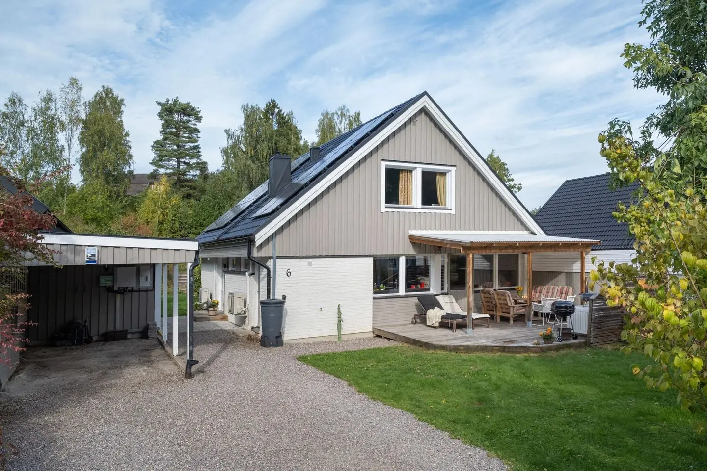 Bild 1 av 36 på Hambovägen 6