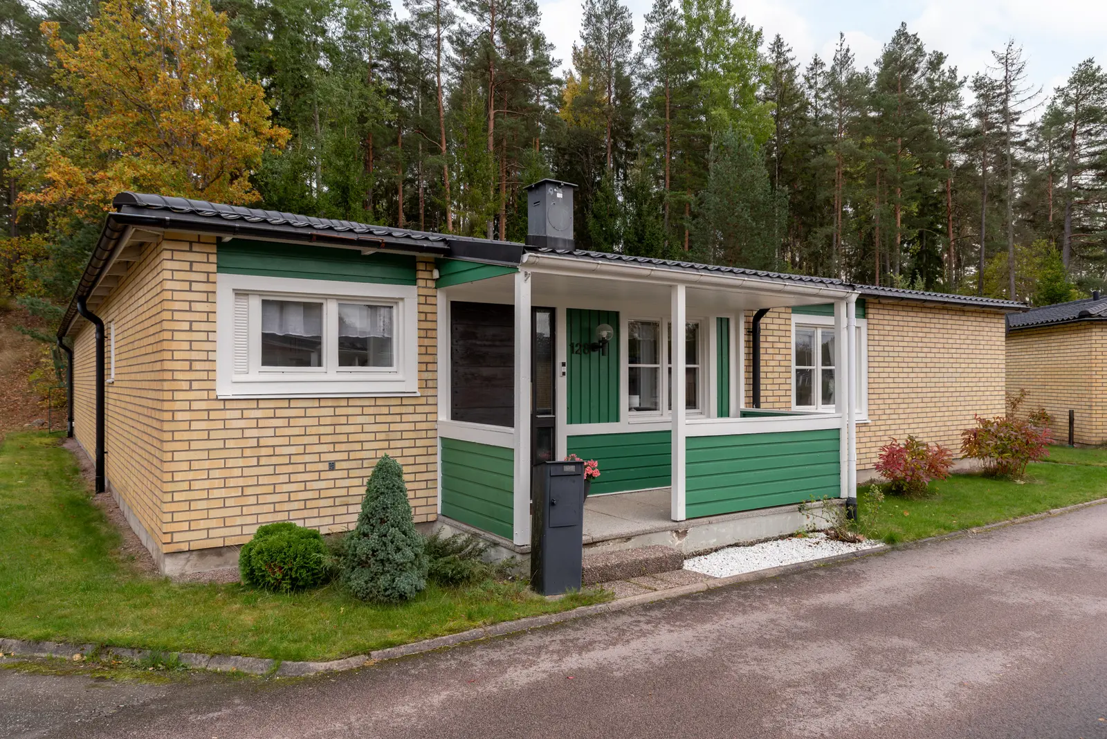 Bild 1 av 40 på Rörverksgatan 128