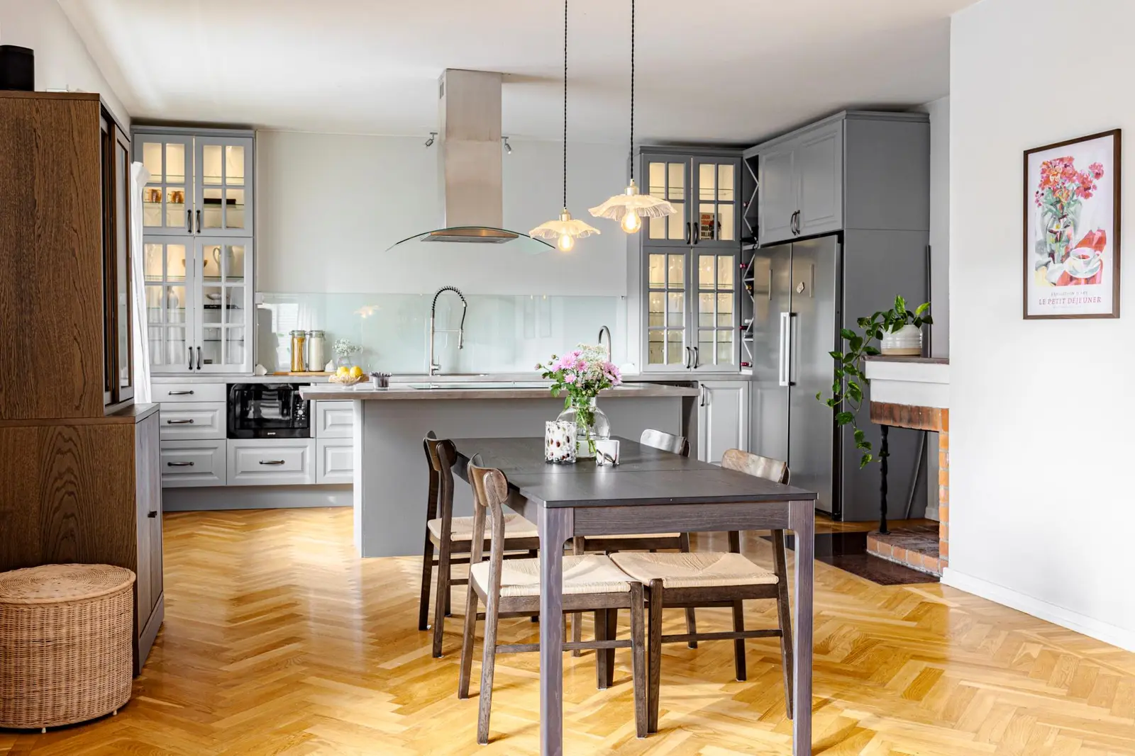 Image 1 of 40 of Hisingsgatan 8