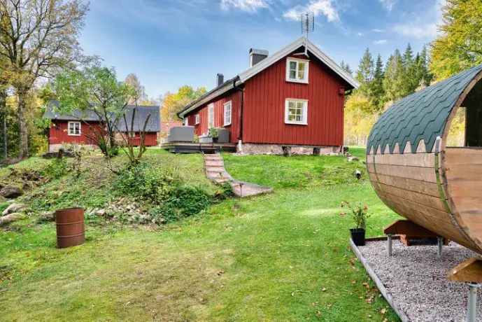 Villa, Tvärreds Tomten, Ulricehamn. Bild 1 av 40
