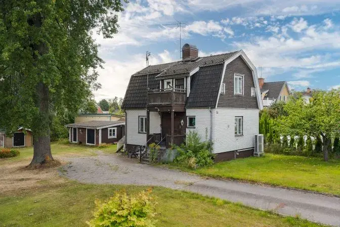 House, Vingåkersvägen 53, Katrineholm. Photo 1 of 25