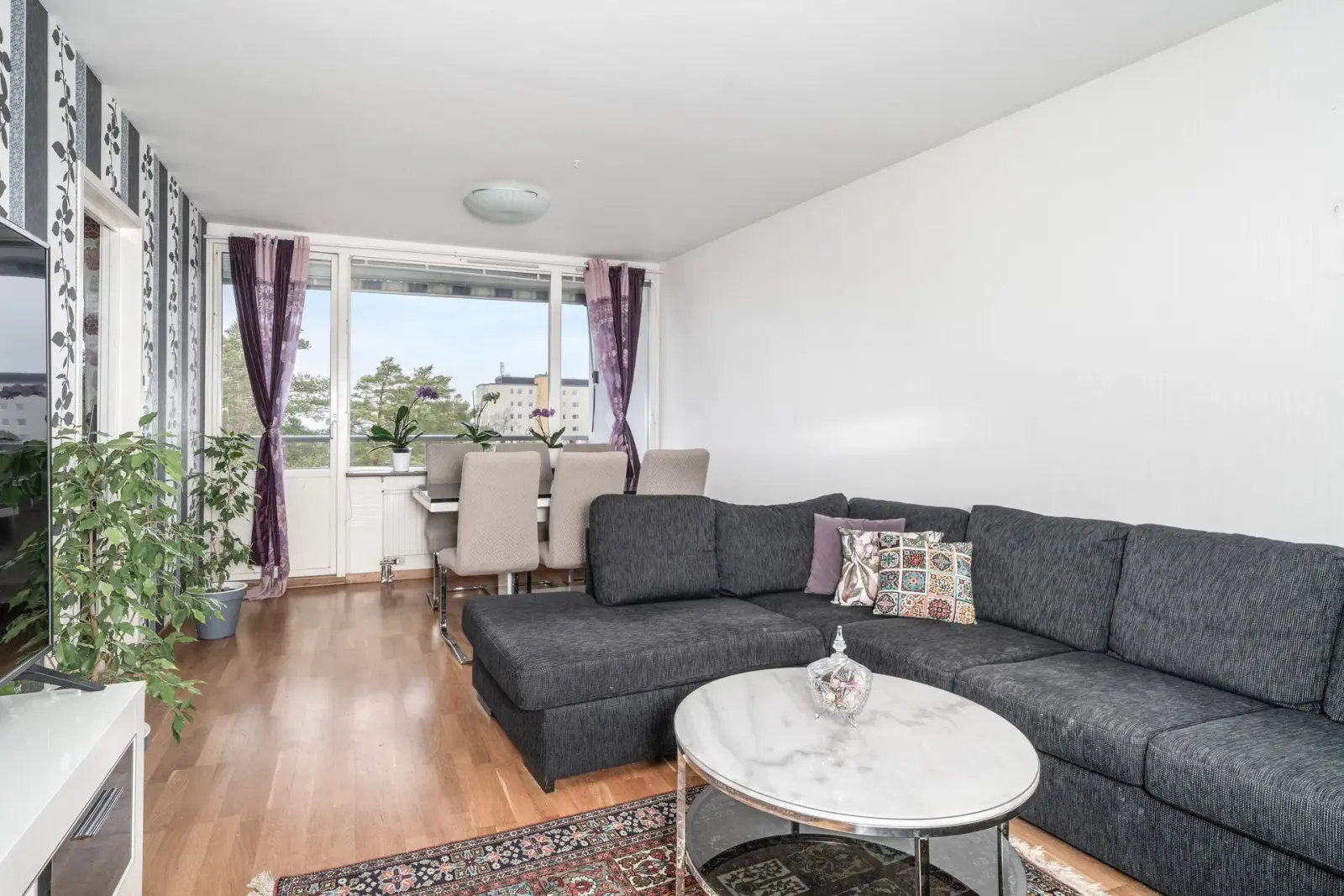 Apartment, Lädersättravägen 97, Järfälla. Photo 1 of 21
