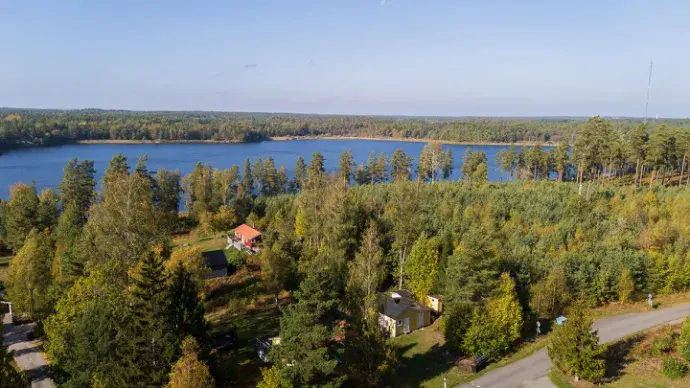 Image 1 of 40 of Hästhagsvägen