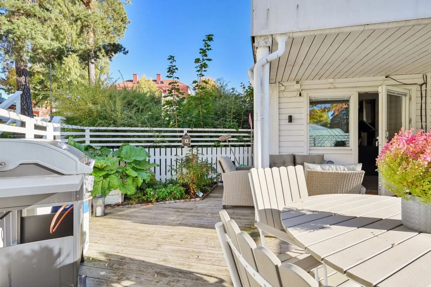 Lägenhet, Blommelundsvägen 7, Upplands Väsby. Bild 1 av 32
