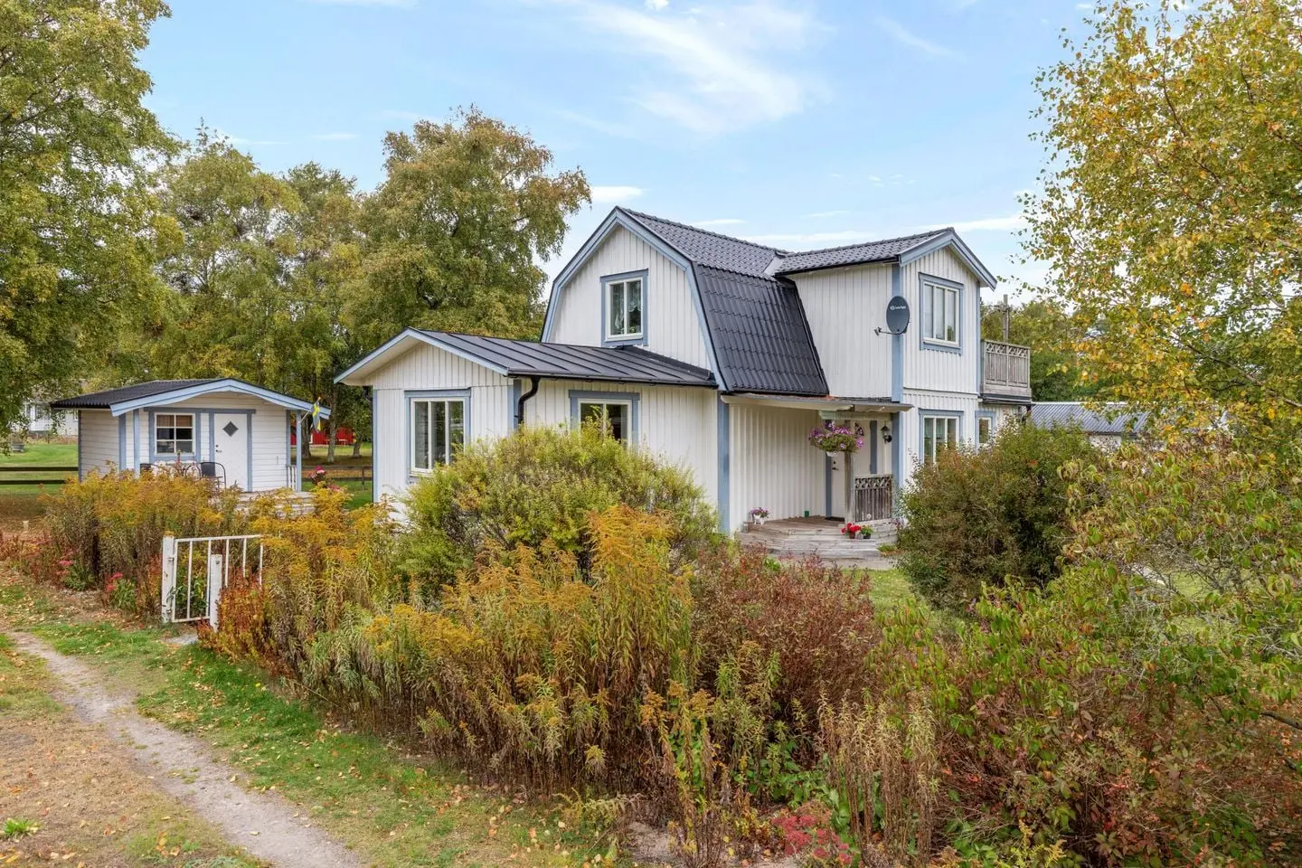 Villa, Sandviksvägen 10, Karlskrona. Bild 1 av 27