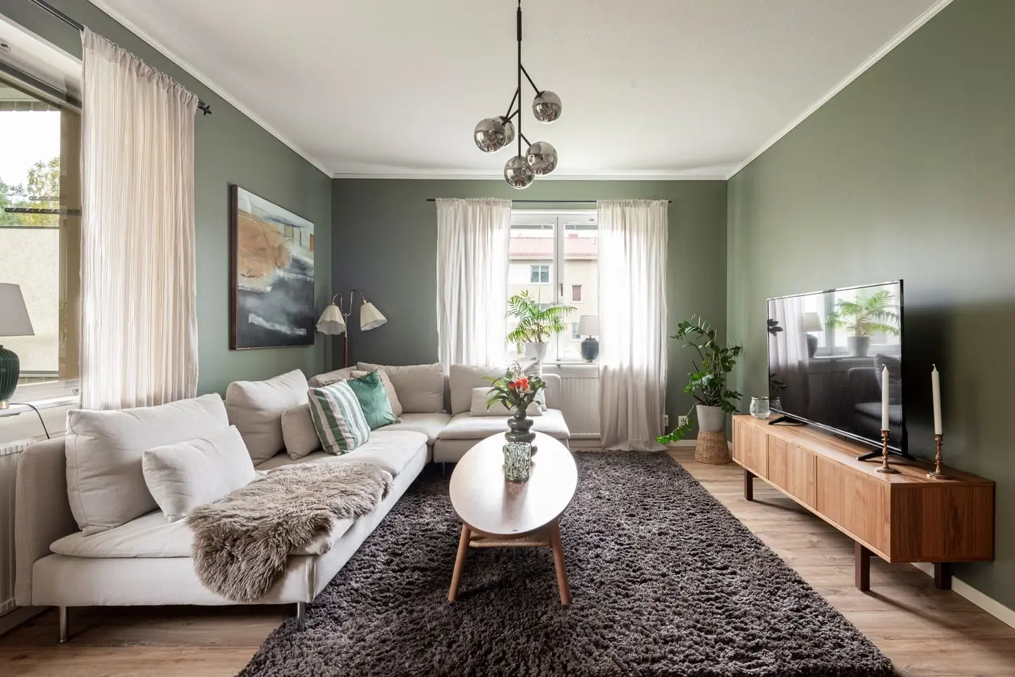 Lägenhet, Källbergsvägen 44B, Surahammar. Bild 1 av 24