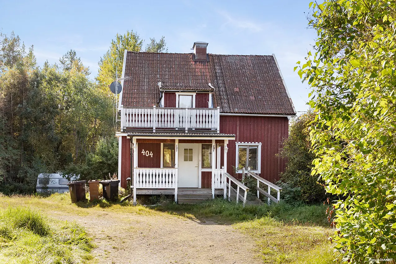 Villa, Arnöviken 404, Hudiksvall. Bild 1 av 26