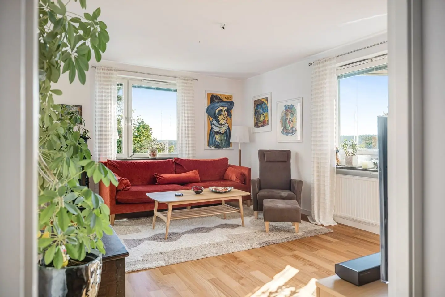 Bild 1 av 38 på Alphyddevägen