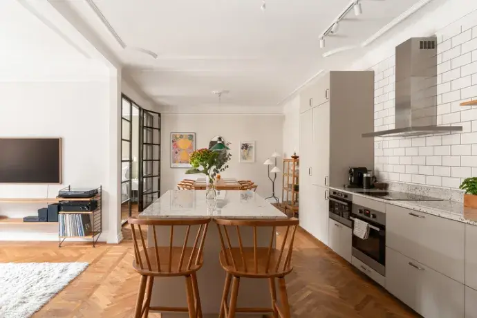 Lägenhet, Kammakargatan 64A, 4tr, Stockholm. Bild 1 av 34