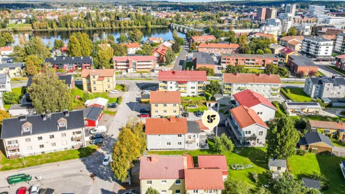 Bild 1 av 40 på Domarevägen 15