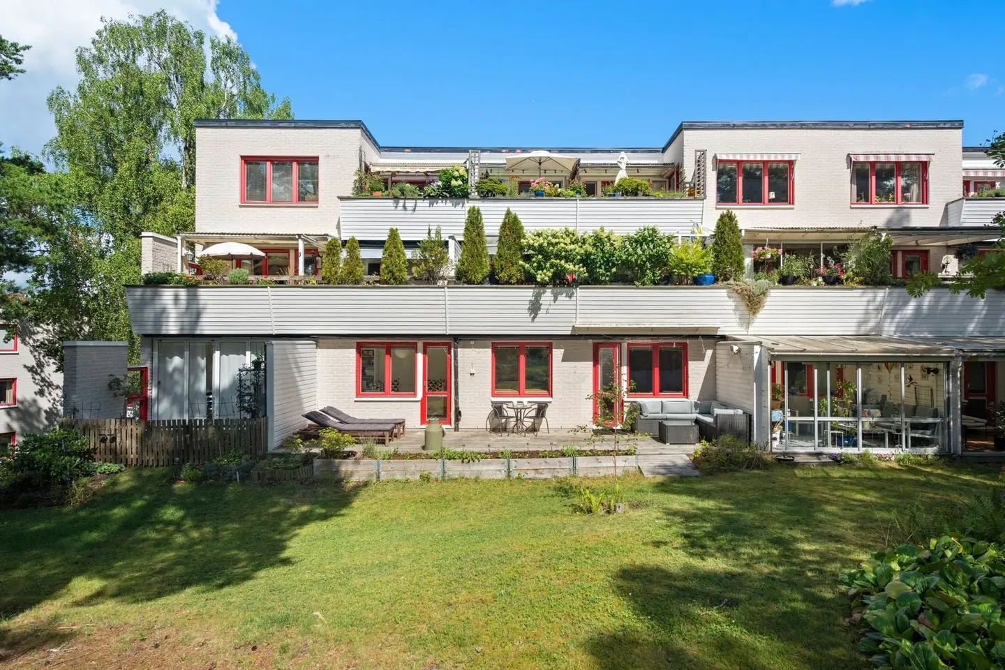 Lägenhet, Ullerudsbacken 79, Stockholm. Bild 1 av 37