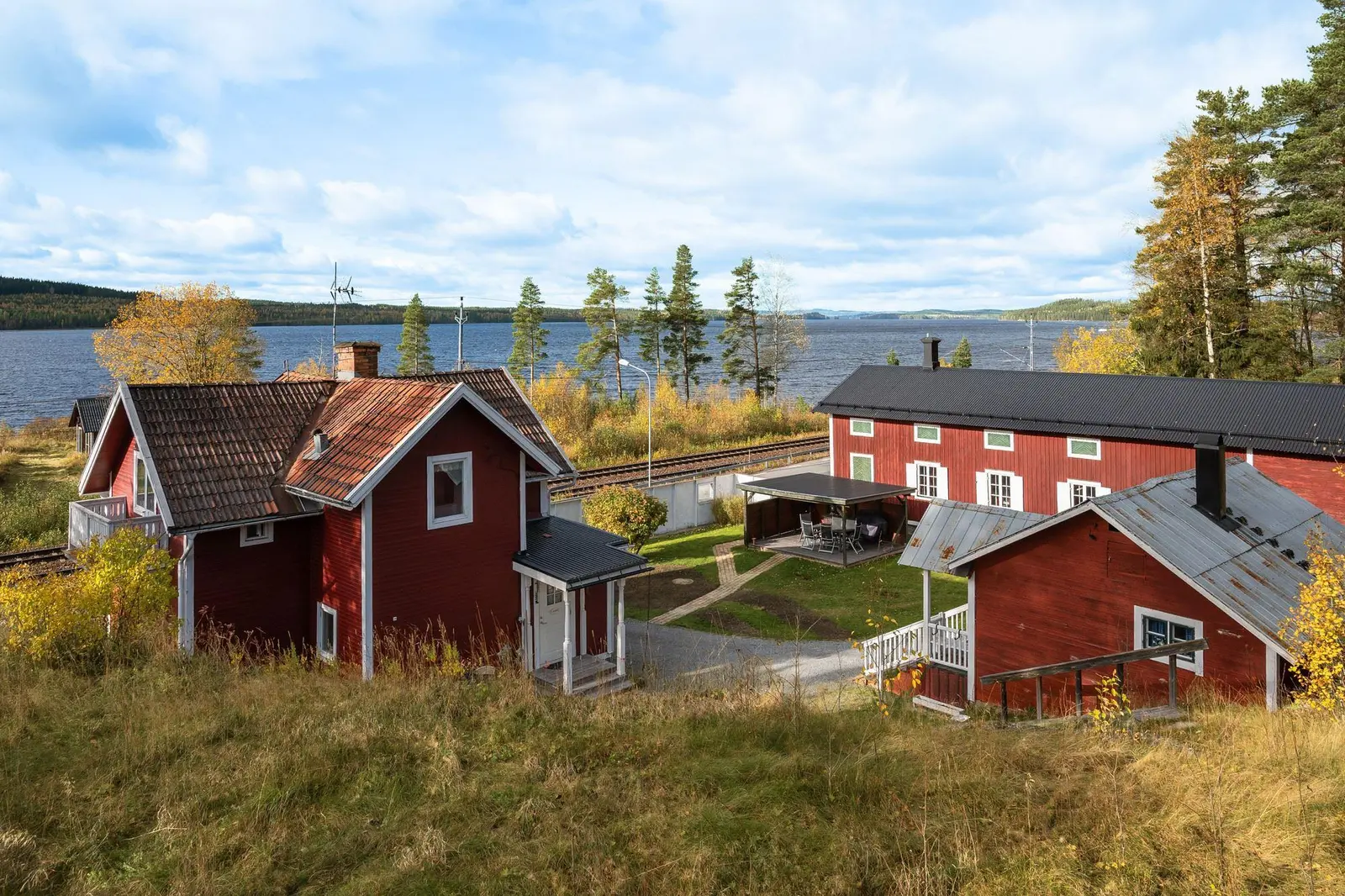 Image 1 of 40 of Rävudden 107 & 109