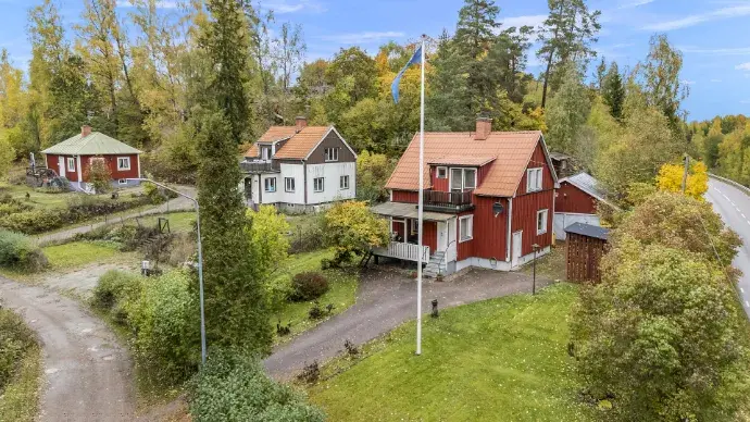 Image 1 of 33 of Skansenvägen