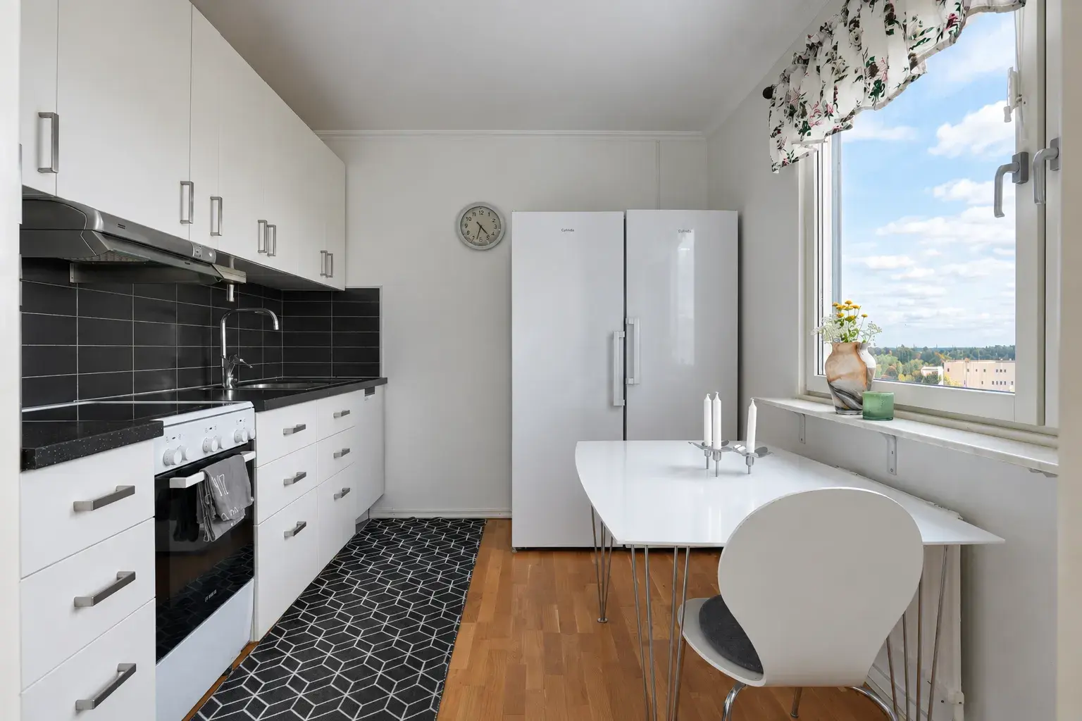 Lägenhet, Terapivägen 14D, Huddinge. Bild 1 av 35