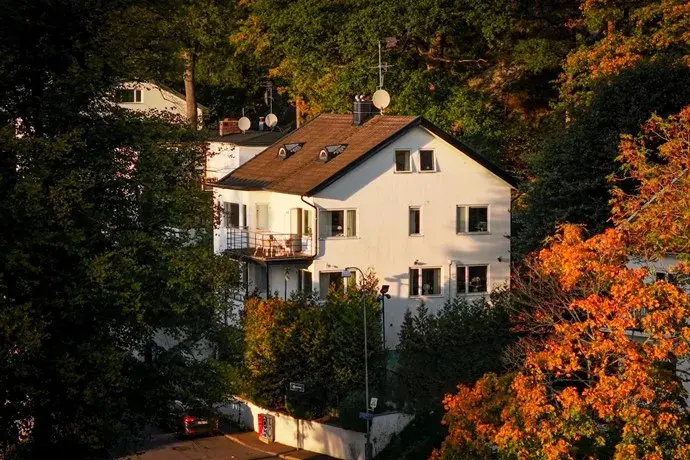 Image 1 of 21 of Förtroligheten 18