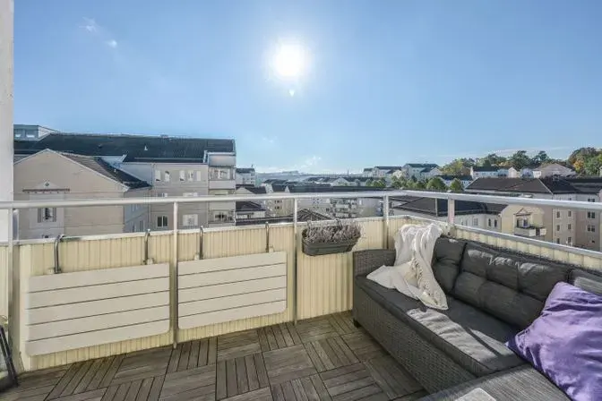Lägenhet, Svartviksslingan 27, 9tr, Bromma. Bild 1 av 34