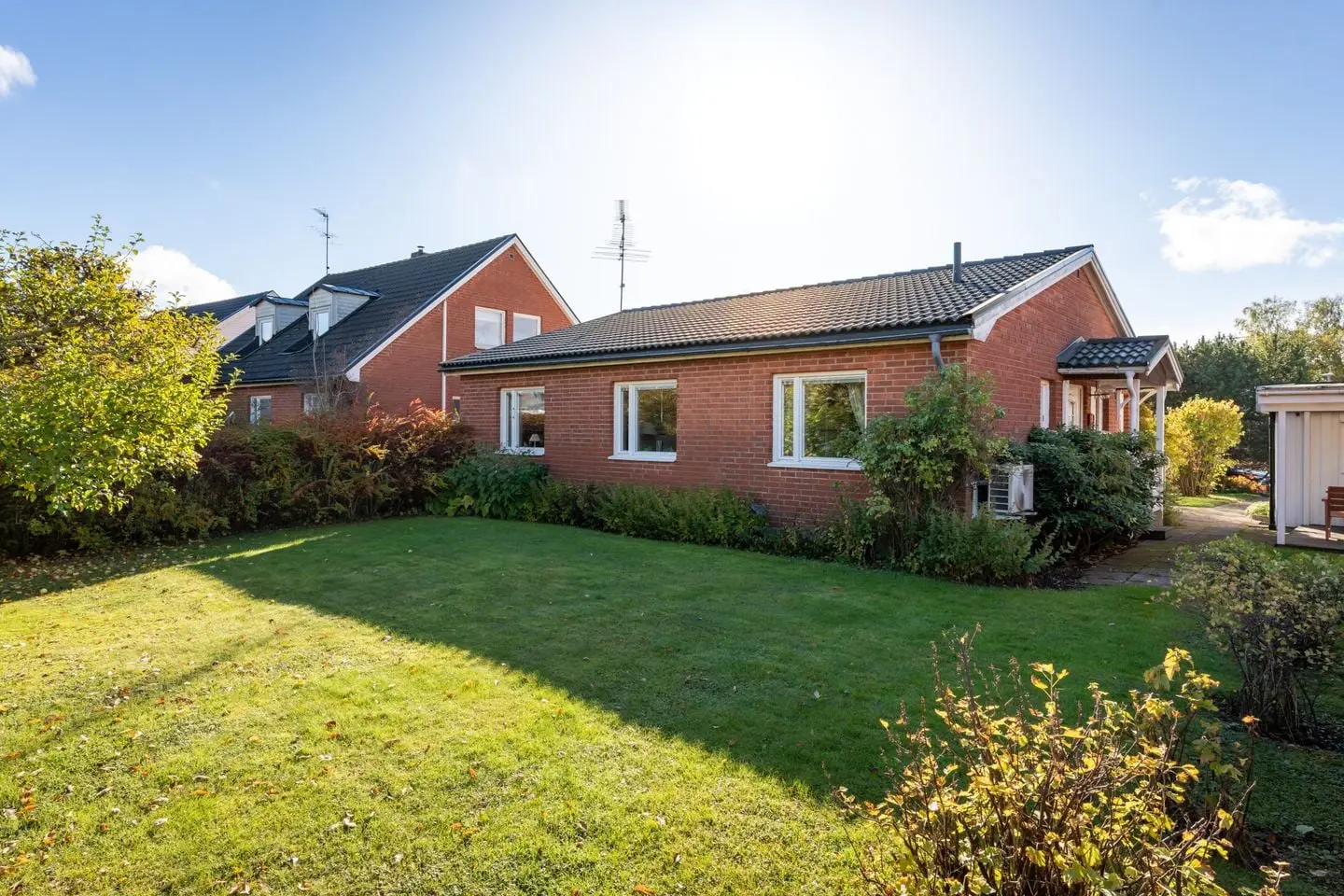 Villa, Guldsmedsvägen 14, Eskilstuna. Bild 1 av 39