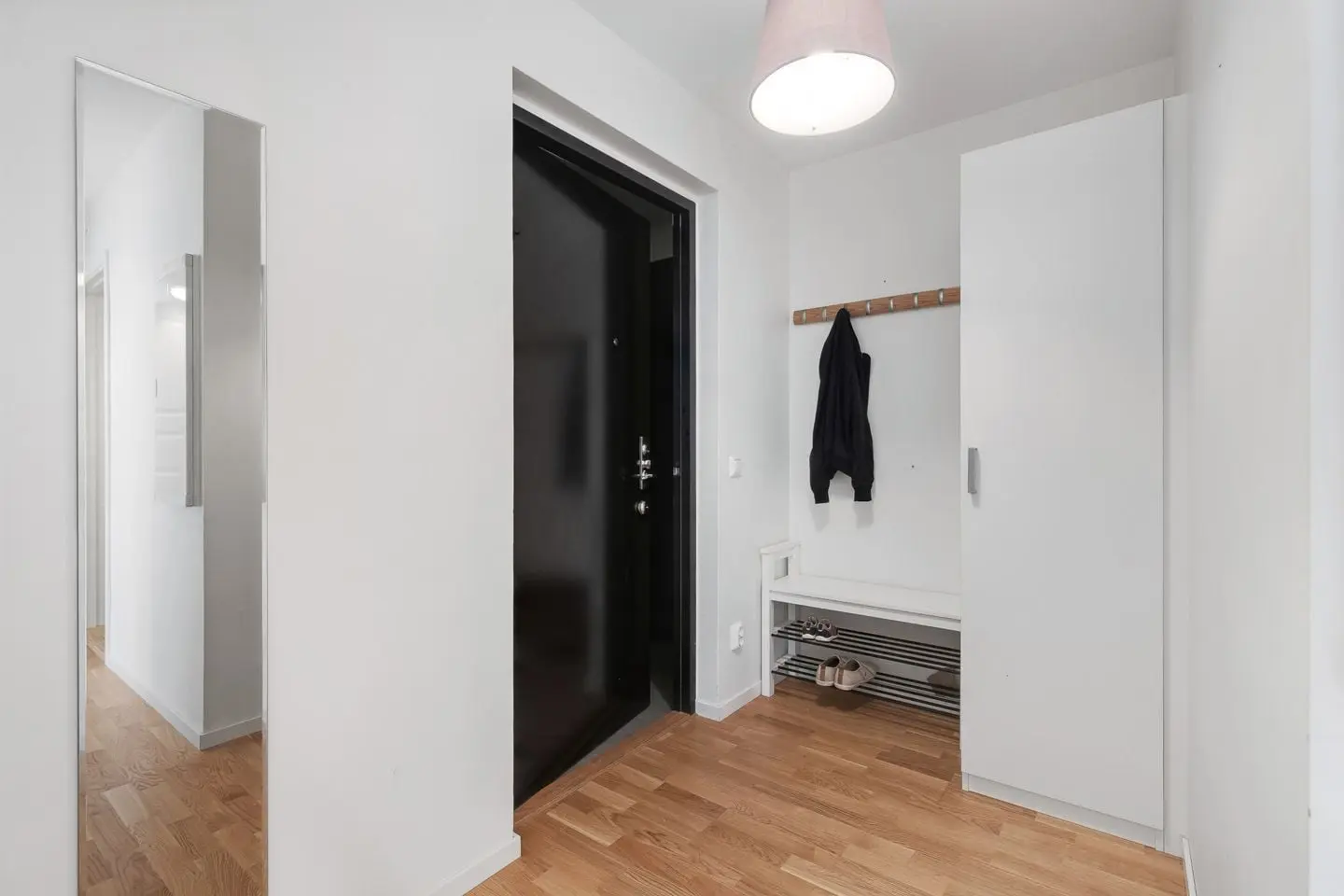Apartment, Brotorpsvägen 4, Solna. Photo 1 of 6