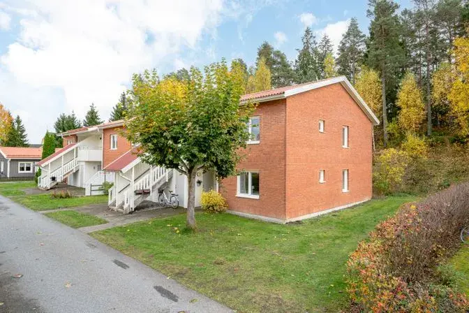 Lägenhet, Granbackavägen 42, Gnesta. Bild 1 av 22