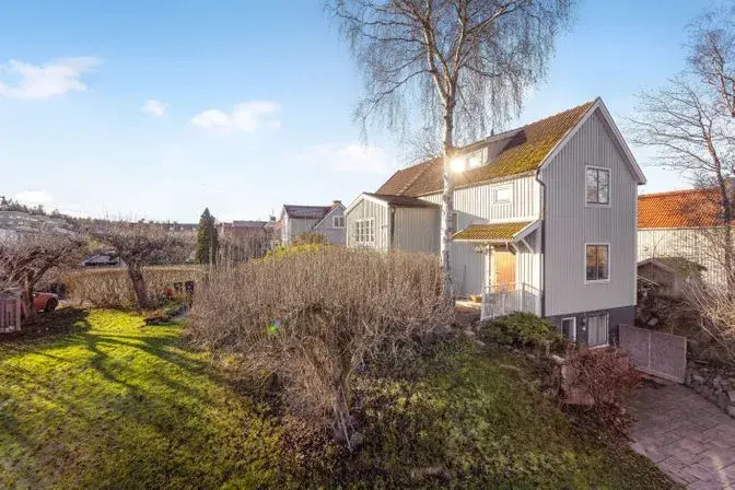 House, Kvarnstugvägen 14, Bromma. Photo 1 of 40