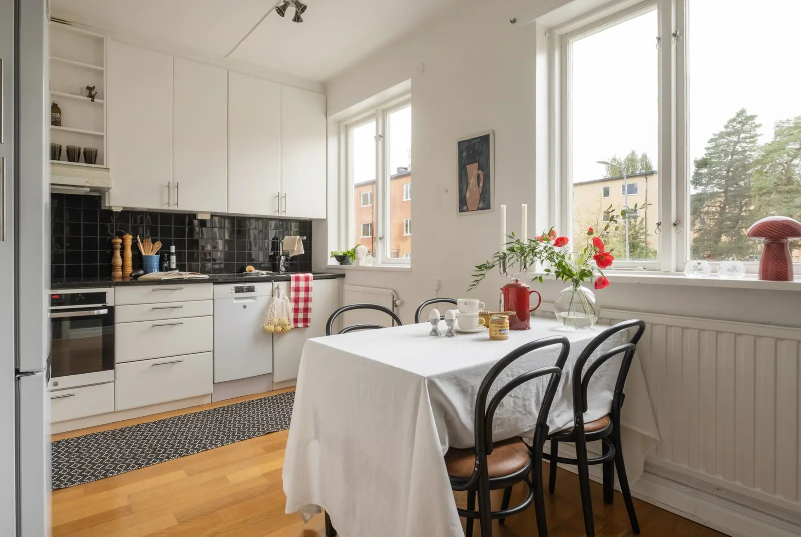 Lägenhet, Cedergrensvägen 31, Stockholm. Bild 1 av 40