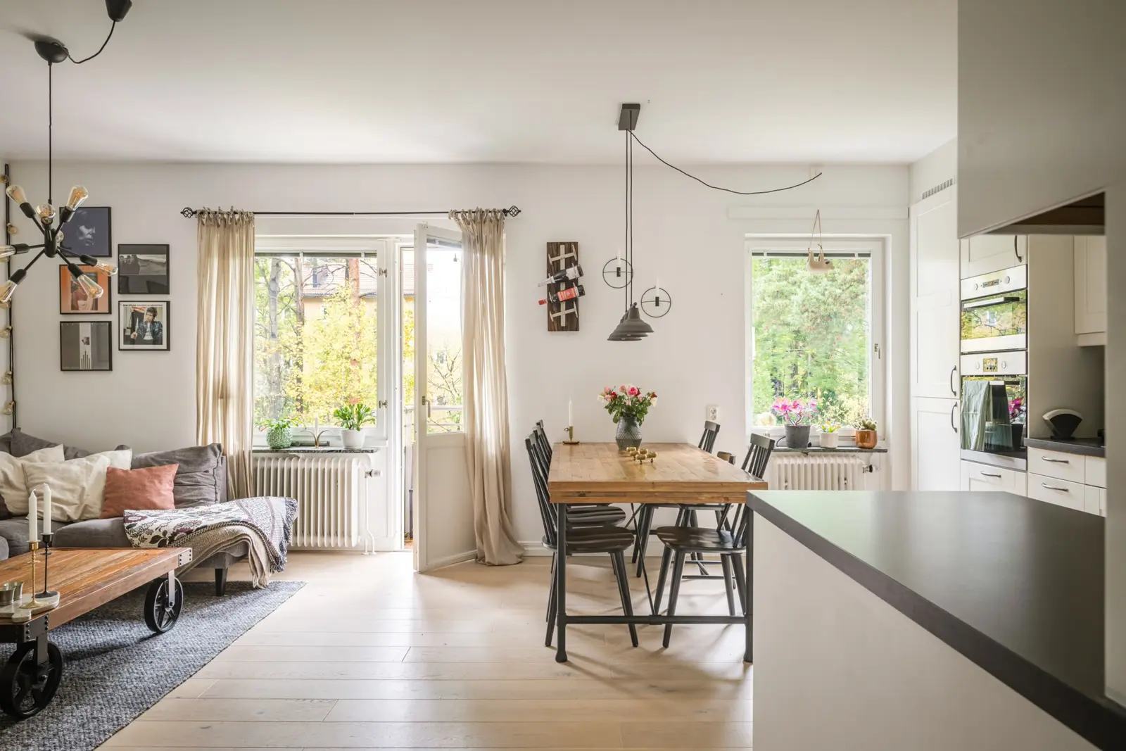 Lägenhet, Selebovägen 10, Stockholm. Bild 1 av 40