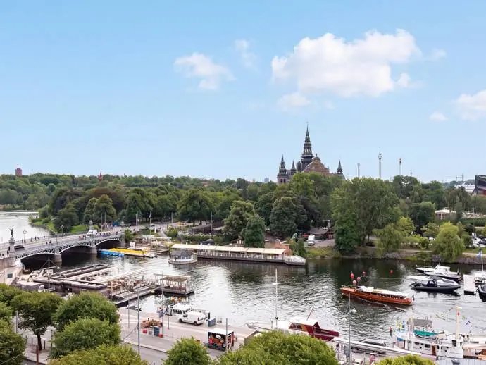 Lägenhet, Strandvägen 43. Bild 1 av 16