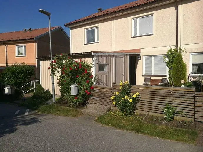 Semi-detached/terraced, Körsångarvägen 123. Photo 1 of 33